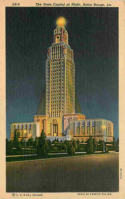 Night view of the Louisiana state capitol building